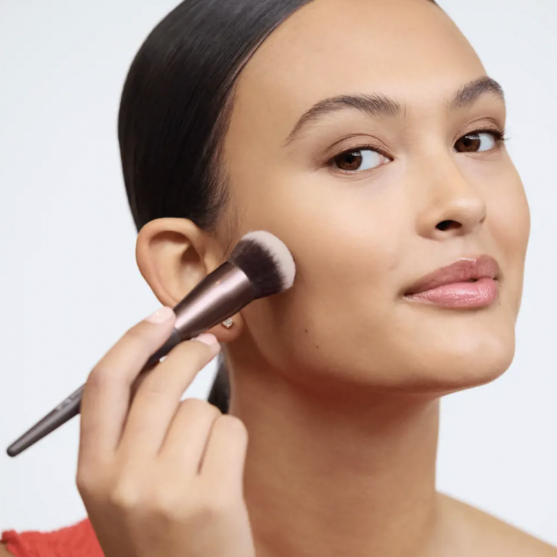 47825 Cọ tán kem nền Flawless Foundation Brush