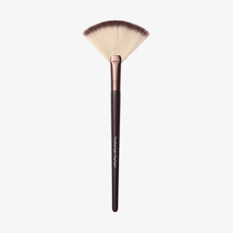 47827 Cọ tán phấn tạo sáng Featherlight Highlighter Brush